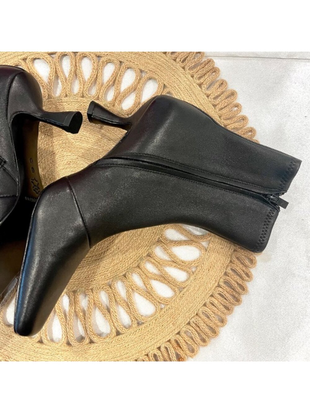 NWOT Loeffler Randall Thandy Curved Heel Ankle Boots Size 6 Black Leather - Picture 4 of 8